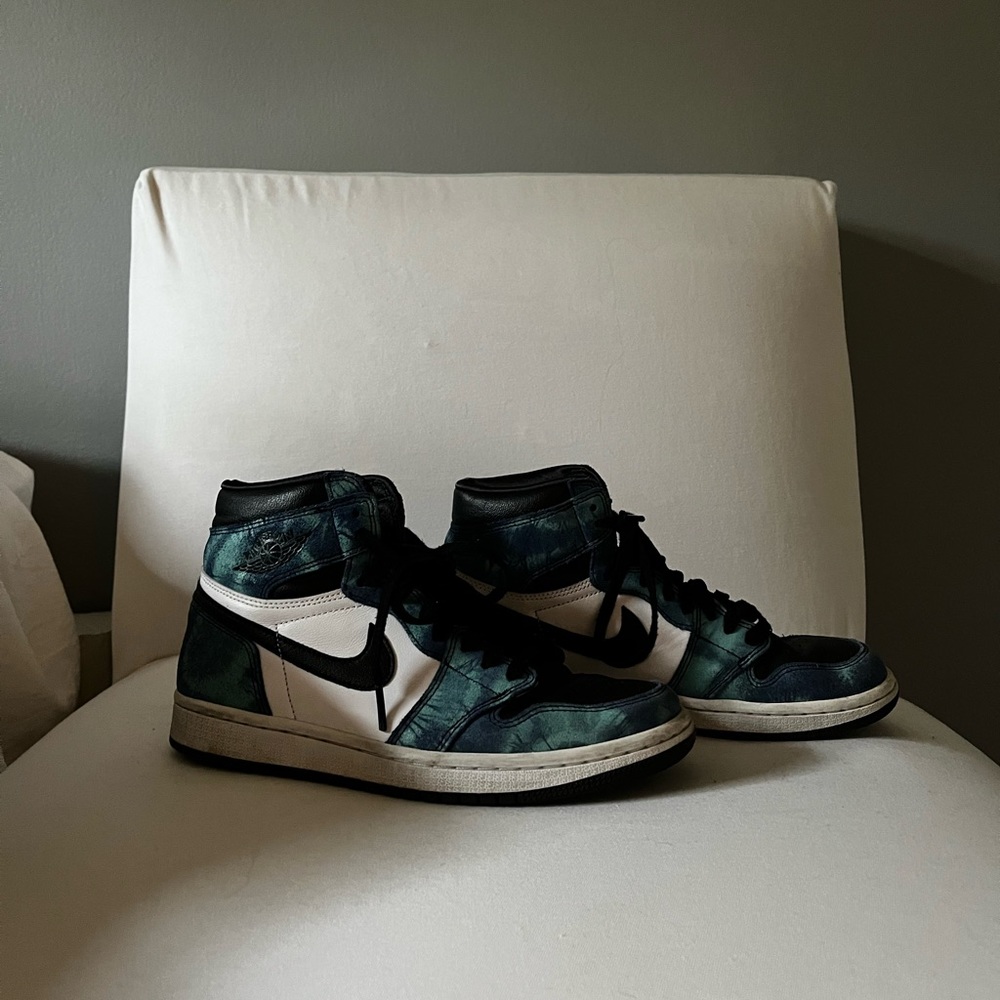 WMNS AIR JORDAN 1 RETRO HIGH OG 'TIE-DYE' women’s size 8.5